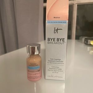 It Cosmetics Bye Bye Breakouts Concealer
